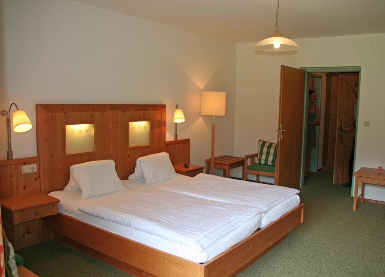 Hotel Garni Pension Zur Wacht Strobl Room photo